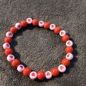 NWT Handcrafted Candle Apple Red /Pink Hearts Acrylic Valentines Bracelet.